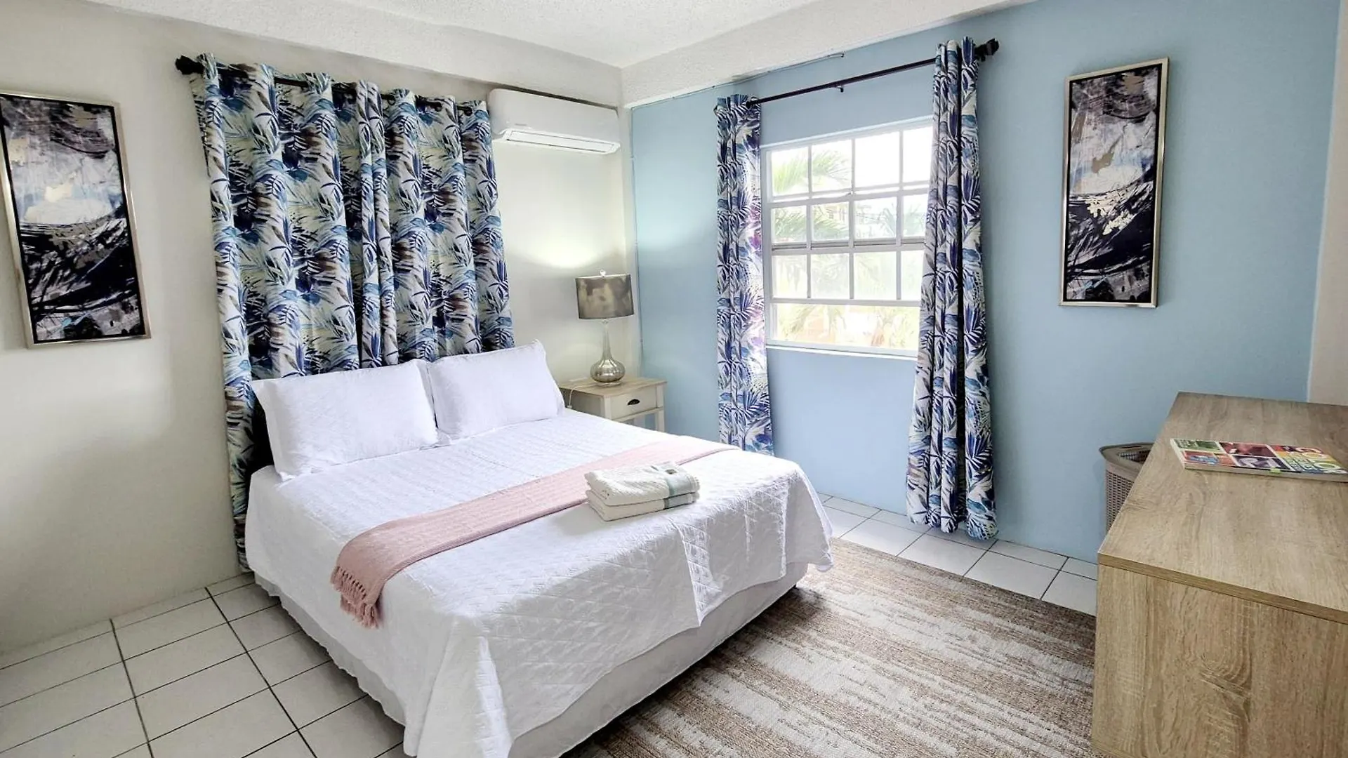 Silver View Apartments St. George's Guest house